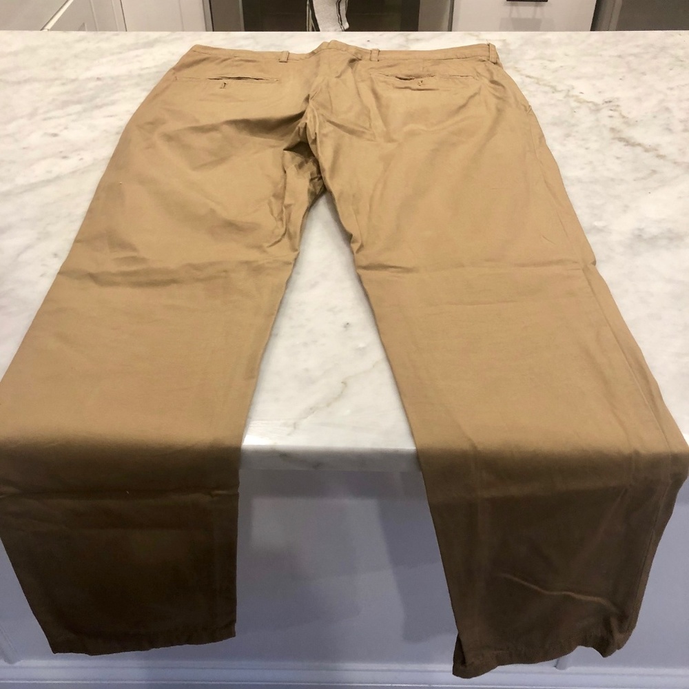 Club Monaco men's Connor stretch chino, tan 34/32